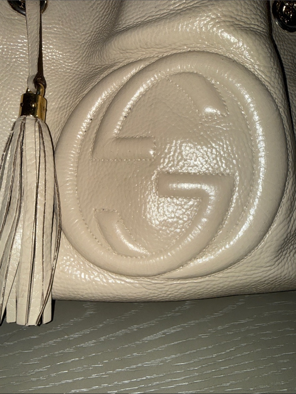 Gucci Soho Cream Leather Shoulder Tote with Tassel and Chain Straps - Picture 10 of 17